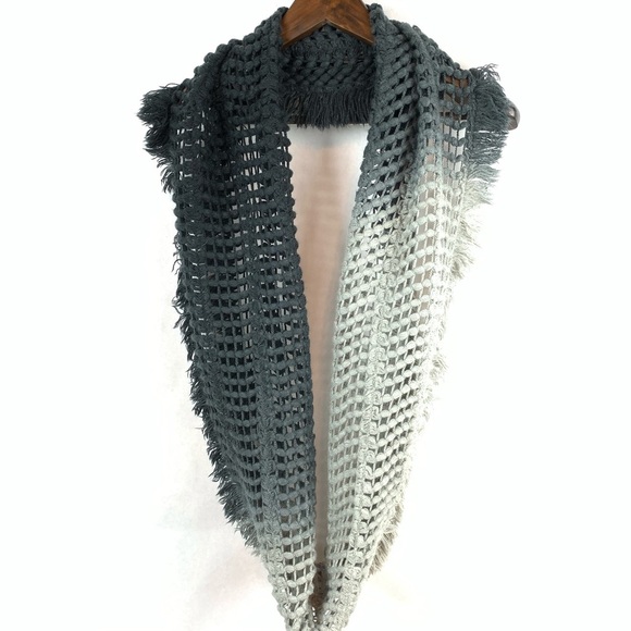 Steve Madden Accessories - Steve Madden Fringed Ombre Snood One Size NWT